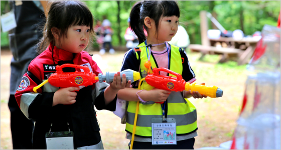 숲 속 산불 진화체험 교육 이미지